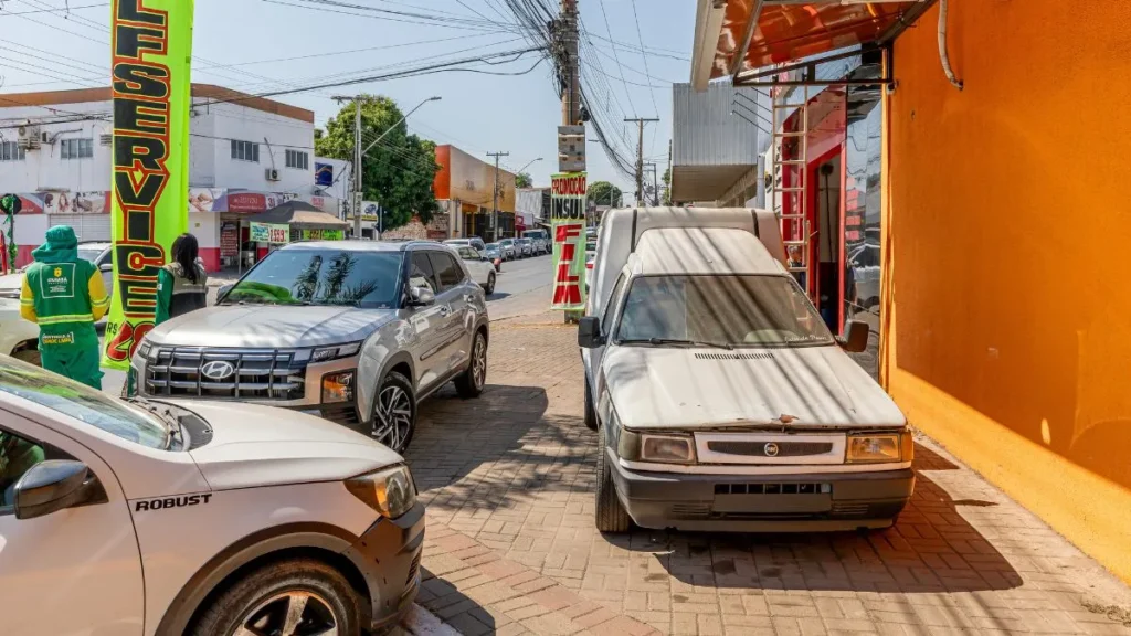 Cuiabá Fiscaliza Calçadas Livres na Av. Carmindo de Campos